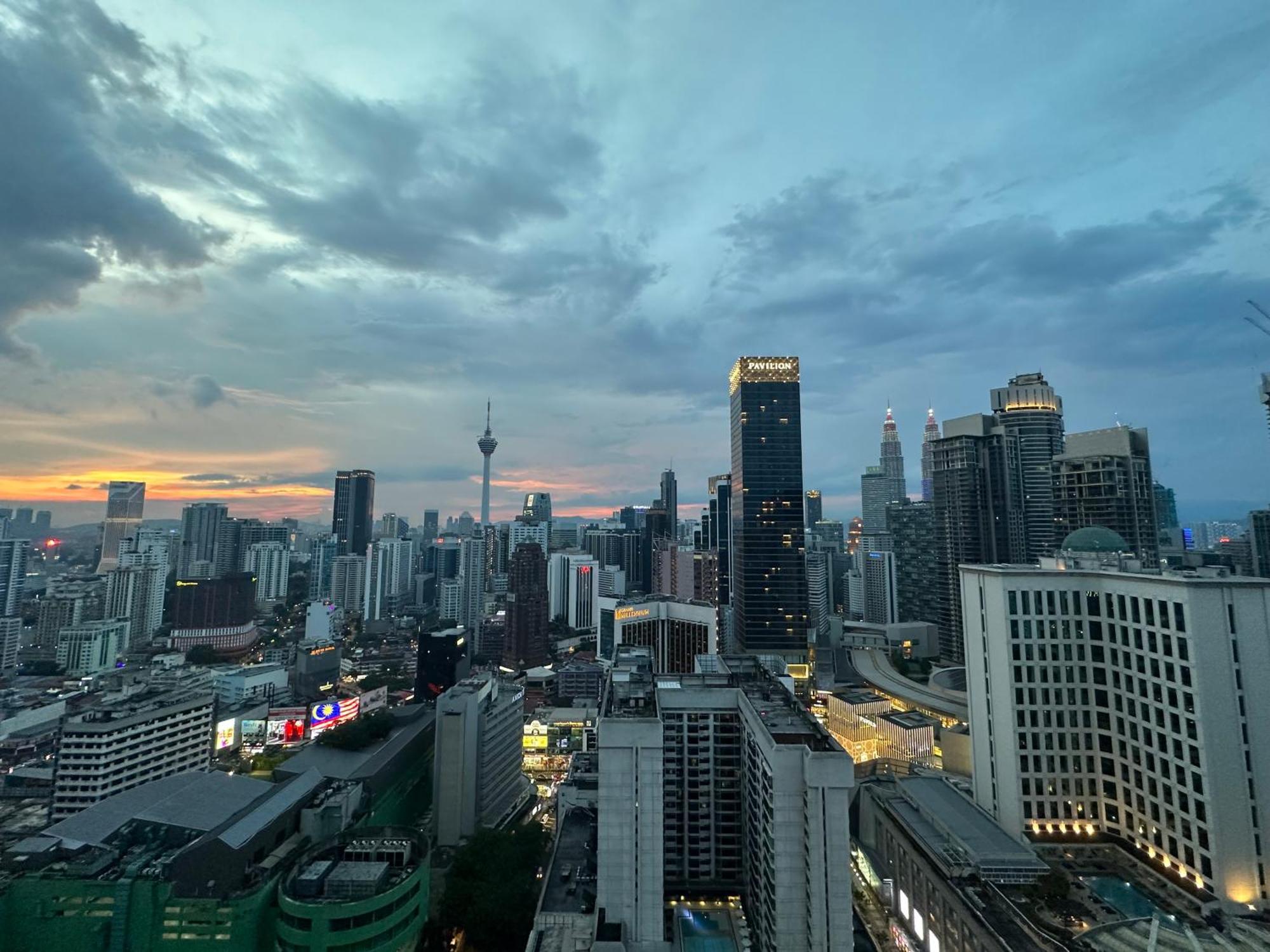 Pangsapuri Axon Bukit Bintang Klcc By Sky Pool
